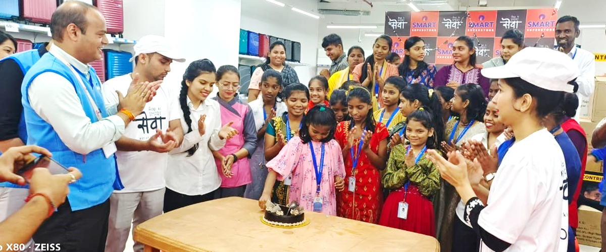 Orphan Kids Celebrated their-birthday at Realiance Shopping Mall Seva